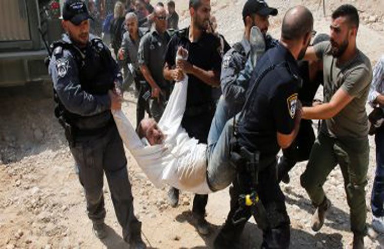 الاحتلال يعتقل 7 فلسطينيين بالضفة ويتوغل في غزة