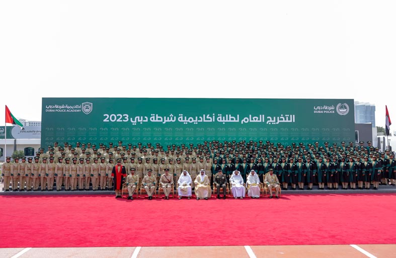 برعاية محمد بن راشد … حمدان بن محمد يشهد حفل تخريج طلبة أكاديمية شرطة دبي 