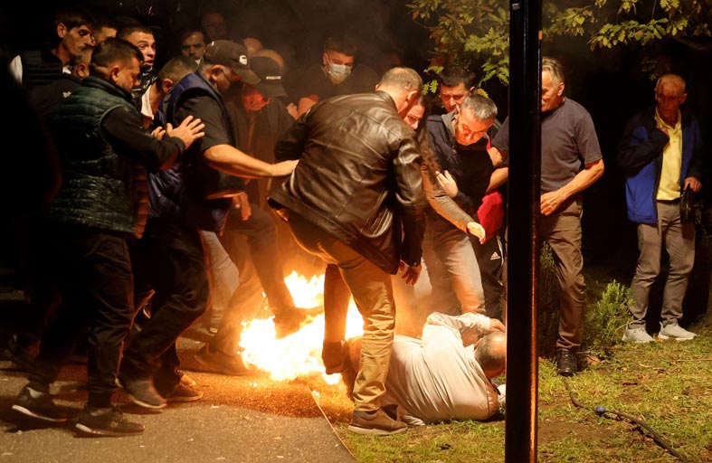  جرحى في تيرانا في صدامات بين الشرطة ومتظاهرين