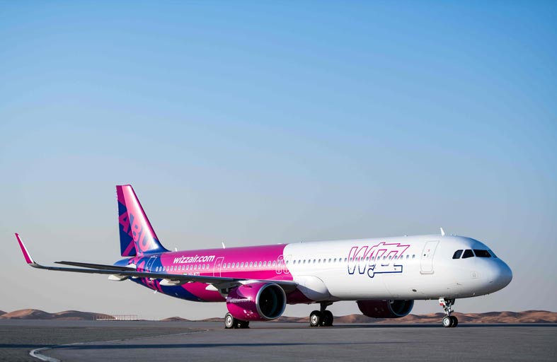 «ويز إير أبوظبي» تطلق حقيبة السفر الإلكترونية للطيارين