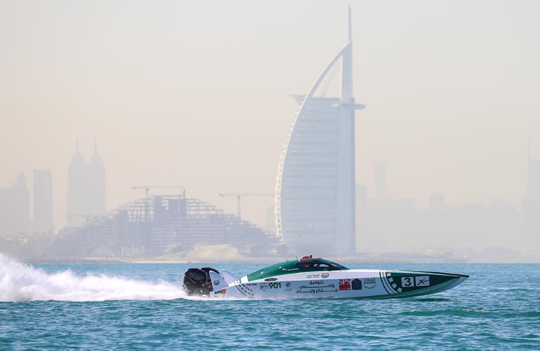 صراع الأقوياء على لقب سباق «دبي- إكس كات» الأول اليوم