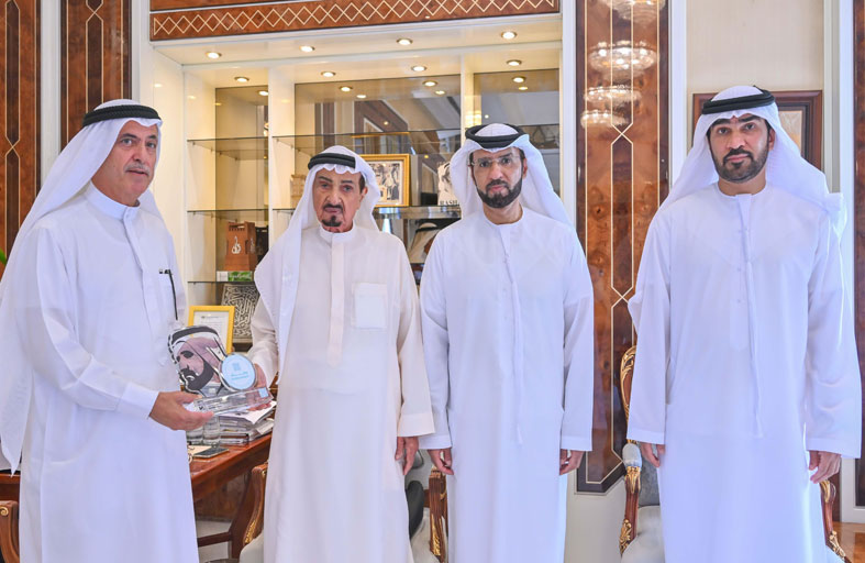 حاكم عجمان يتسلم «علامة دبي للوقف» الممنوحة لمؤسسة حميد بن راشد النعيمي الخيرية