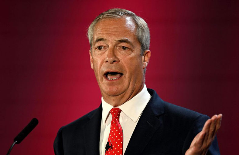 حواجز قانونية وأخلاقية.. هل تنجح خطة فاراج بترحيل المهاجرين؟