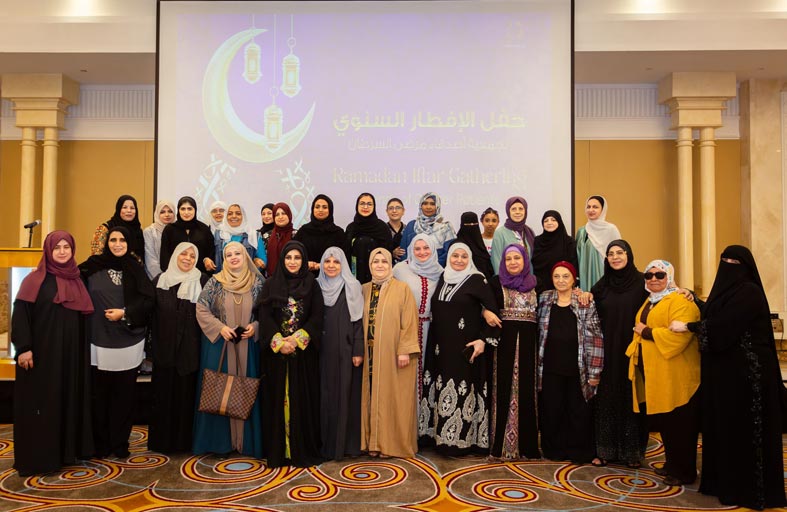 أصدقاء مرضى السرطان تنظم عملية توزيع المير الرمضاني