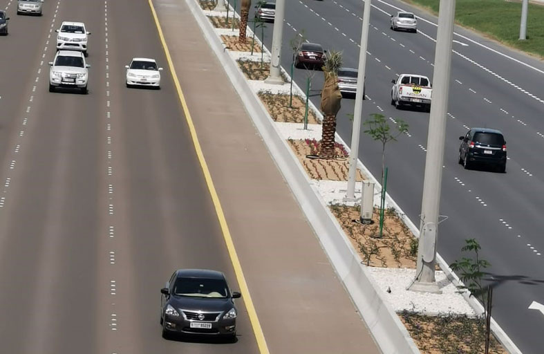 بلدية مدينة أبوظبي تطور الجزيرة الوسطية لطريق أبوظبي - العين (من جسر المقطع إلى جسر أم النار)