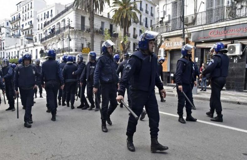 انتشار أمني يمنع الحراك الجزائري من التظاهر 