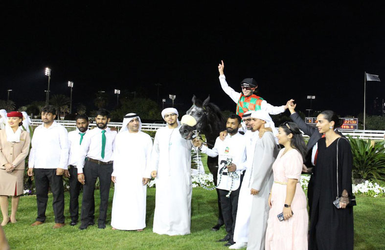 «أجرد عذبة» يتوّج بلقب «بطولة الإمارات للخيول العربية»