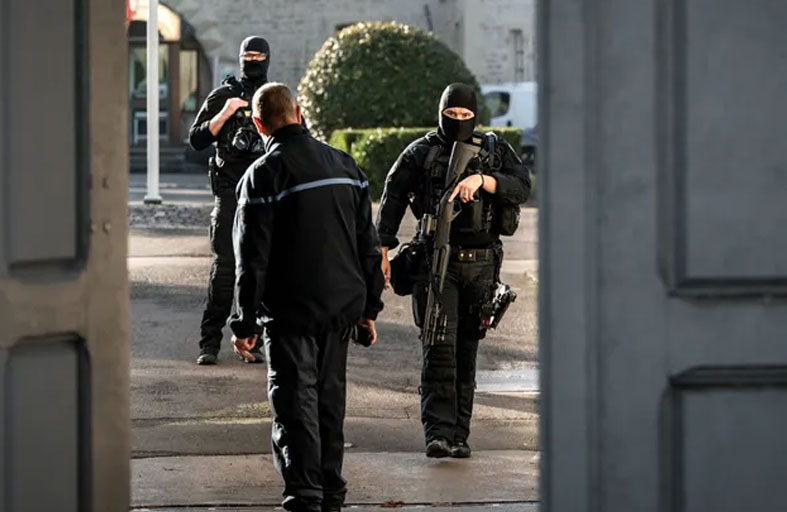 فرنسا توقف عنصراً سابقاً في المخابرات السورية