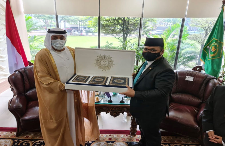 تعزيز التعاون بين الشؤون الإسلامية في الإمارات ووزارة الشؤون الدينية بإندونيسيا
