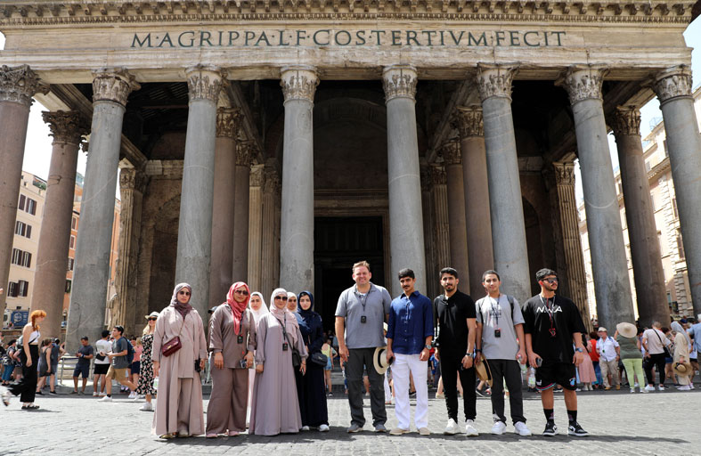 رحلة علمية لطلاب جامعة محمد بن زايد للعلوم الإنسانية إلى إيطاليا والفاتيكان