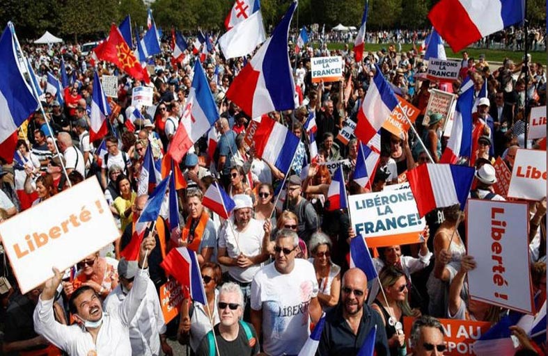 140 ألف متظاهر في فرنسا ضد التصريح الصحي 