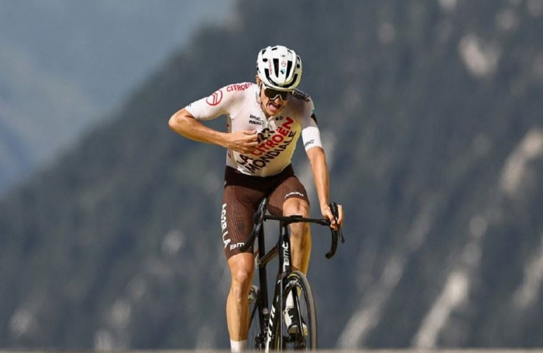 الدراج النمساوي فيليكس غال يفوز بمرحلة الملك في سباق فرنسا للدراجات الهوائية