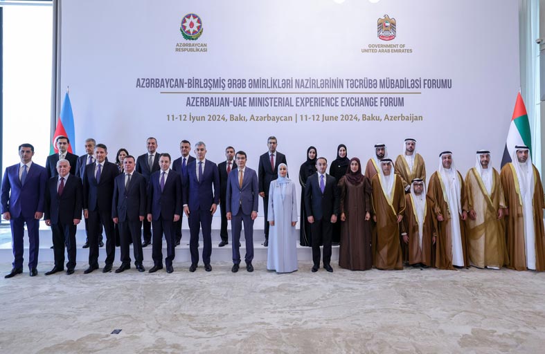 حكومتا الإمارات وأذربيجان تنظمان منتدى تبادل الخبرات الوزاري في باكو