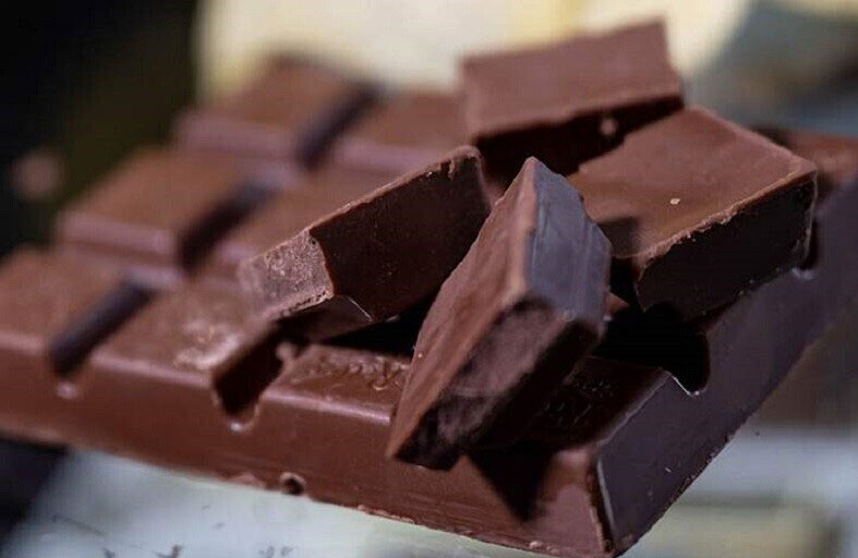 الشوكولاتة الداكنة مضاد طبيعي للاكتئاب