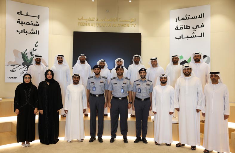 شرطة أبوظبي تؤهل 14 موهوباَ من منتسبيها ضمن برنامج «سفراء المراسم»