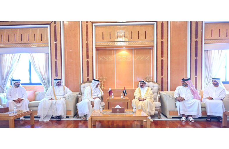 حاكم عجمان يستقبل القنصل القطري