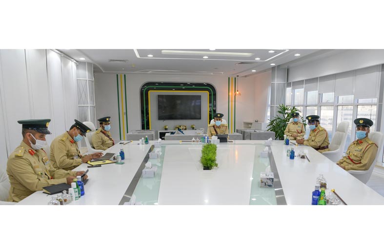 الفريق المري يستعرض مؤشرات أداء الإدارة العامة للمالية في شرطة دبي 
