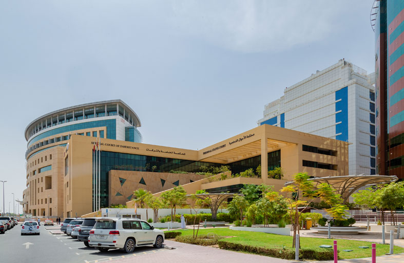 تمكين غير المسلمين من إعداد وصاياهم في إطار يضمن تطبيق شرائعهم الخاصة والتصرف في التركة وإدارتها