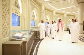 وفد من المتحف الوطني السعودي يزور مجمع القرآن الكريم بالشارقة