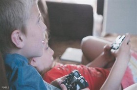 الألعاب الإلكترونية تهدد طفلك