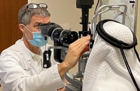 مستشفى كليفلاند كلينك أبوظبي يجري عملية جراحية لزراعة أول قرنية اصطناعية بالدولة