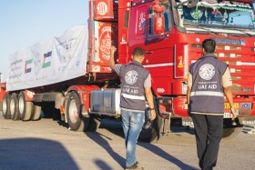 دخول 3 قوافل مساعدات إماراتية إلى غزة تحمل 544 طناً من المواد الإغاثية
