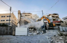 سكان قرية فلسطينية يبتكرون أساليب ضغط لرحيل المستوطنين   