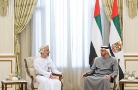 رئيس الدولة يستقبل رئيس مجلس الشورى العماني