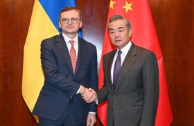 وزير الخارجية الأوكراني يناقش في الصين حلاً سلمياً للحرب 