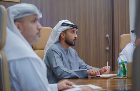 عبدالعزيز بن حميد يطلع على تقرير مشاريع التطوير العقاري للنصف الأول في عجمان