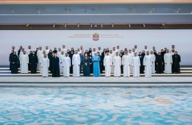 أمام عبدالله بن زايد .. دفعة من الدبلوماسيين الجدد يؤدون اليمين القانونية