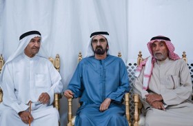 محمد بن راشد يقدم واجب العزاء في وفاة مسري بن عتيج بالعرطي