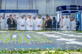 منصور بن محمد يفتتح «معرض المطارات 2026» ويطّلع على أحدث ابتكارات وحلول قطاع الطيران