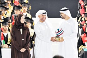 ذياب بن محمد بن زايد يشهد حفل تخريج الدفعة الـ19 من طلبة مدارس الإمارات الوطنية في مجمّعي أبوظبي ومدينة محمد بن زايد