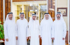 حميد بن راشد يشيد بدور الهلال الأحمر وجهوده الإنسانية محلياً ودولياً