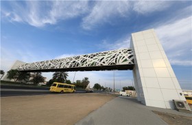 بلدية العين تنجز صيانة 14جسراً ونفقاً للمشاة