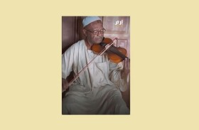 مسن سوداني اختار الكمنجة لمواجهة الحرب 