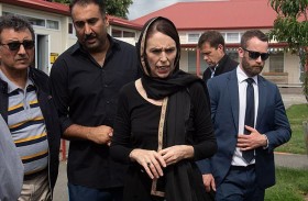 أردرن تستنكر إصدار فيلم حول رد فعلها على مجزرة المسجدين