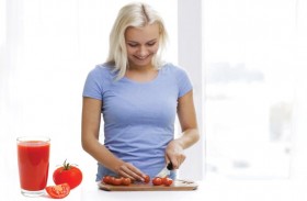 فوائد عصير الطماطم في خفض الكولسترول والوقاية من الأمراض