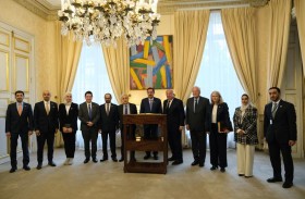 صقر غباش يعقد جلسة مباحثات مع رئيس مجلس الشيوخ الفرنسي