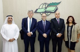 رئيس الجامعة الأمريكية في القاهرة يزور مركز جمعة الماجد