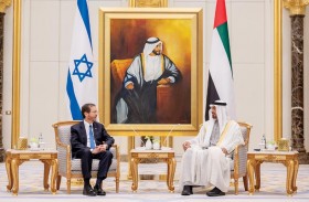 محمد بن زايد ورئيس إسرائيل يبحثان علاقات التعاون والمستجدات في المنطقة