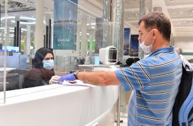 مأمورو جوازات دبي ينهون إجراءات دخول أول فوج سياحي روسي قادم إلى الدولة عبر مطارات دبي