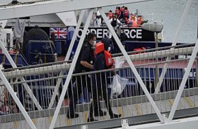 فرنسا تحذر بريطانيا من «الابتزاز» على خلفية قضية المهاجرين