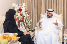 محمد الشرقي يطلع على خطط وأنشطة مركز الفجيرة الإبداعي