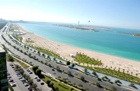 بلدية مدينة أبوظبي تدعو الجمهور للحفاظ على نظافة الشواطئ ومظهرها الجمالي لتبقى وجهات ترفيهية مثالية للجميع