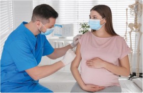 طبيبة تحدد مدى أمان التطعيم للمرأة الحامل
