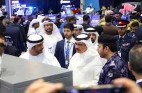 وزير الداخلية البحريني يزور جناح تسليح في معرض ايسنار 2026