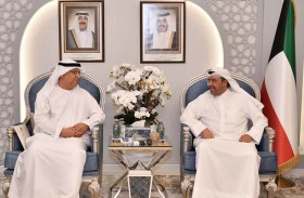 سفير الإمارات يلتقي وزير الدفاع الكويتي