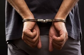 سمم زوجها وطفليها من أجل علاقة غرامية